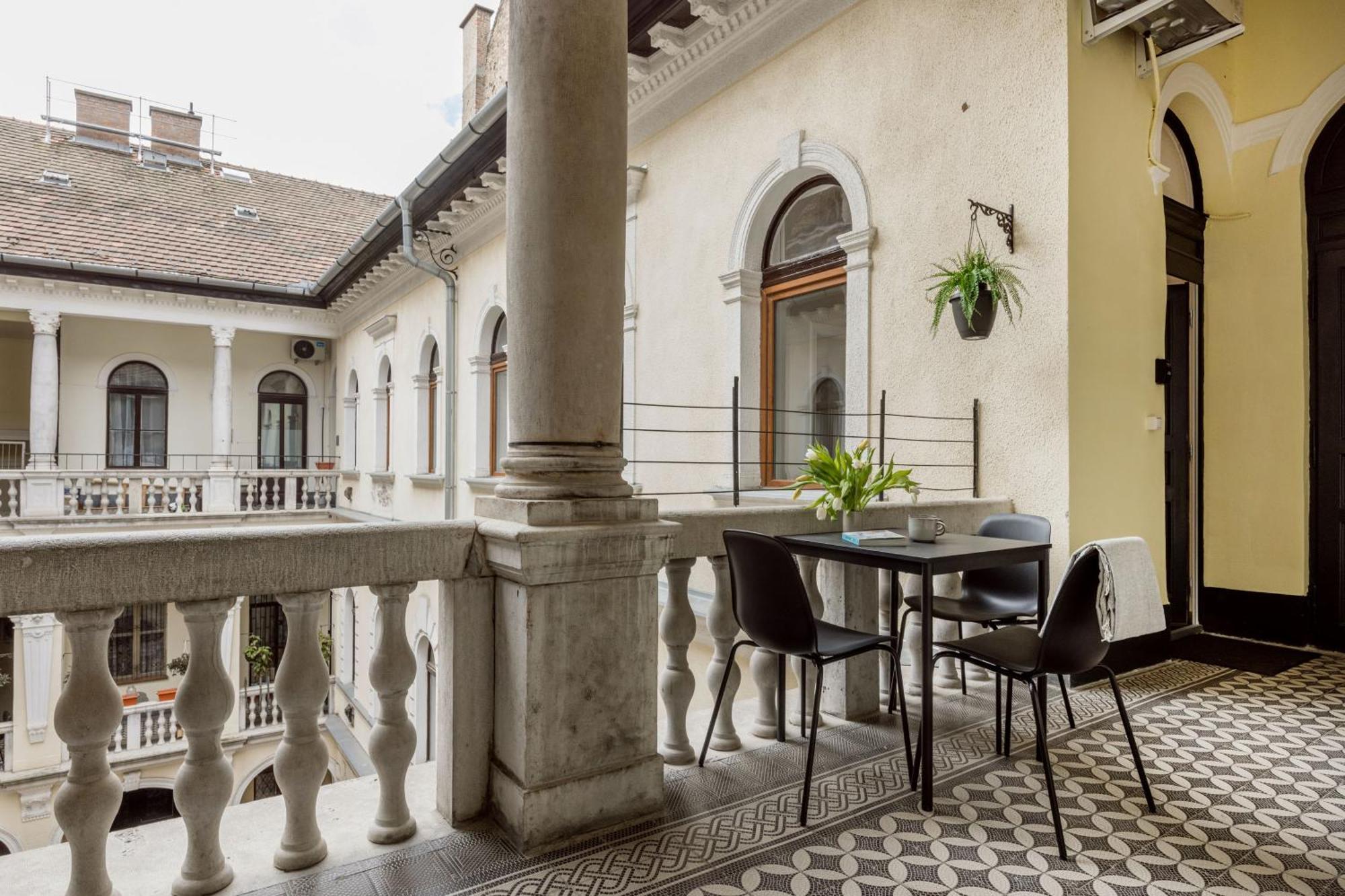 Sleek Downtown Living Apartamento Budapeste Exterior foto