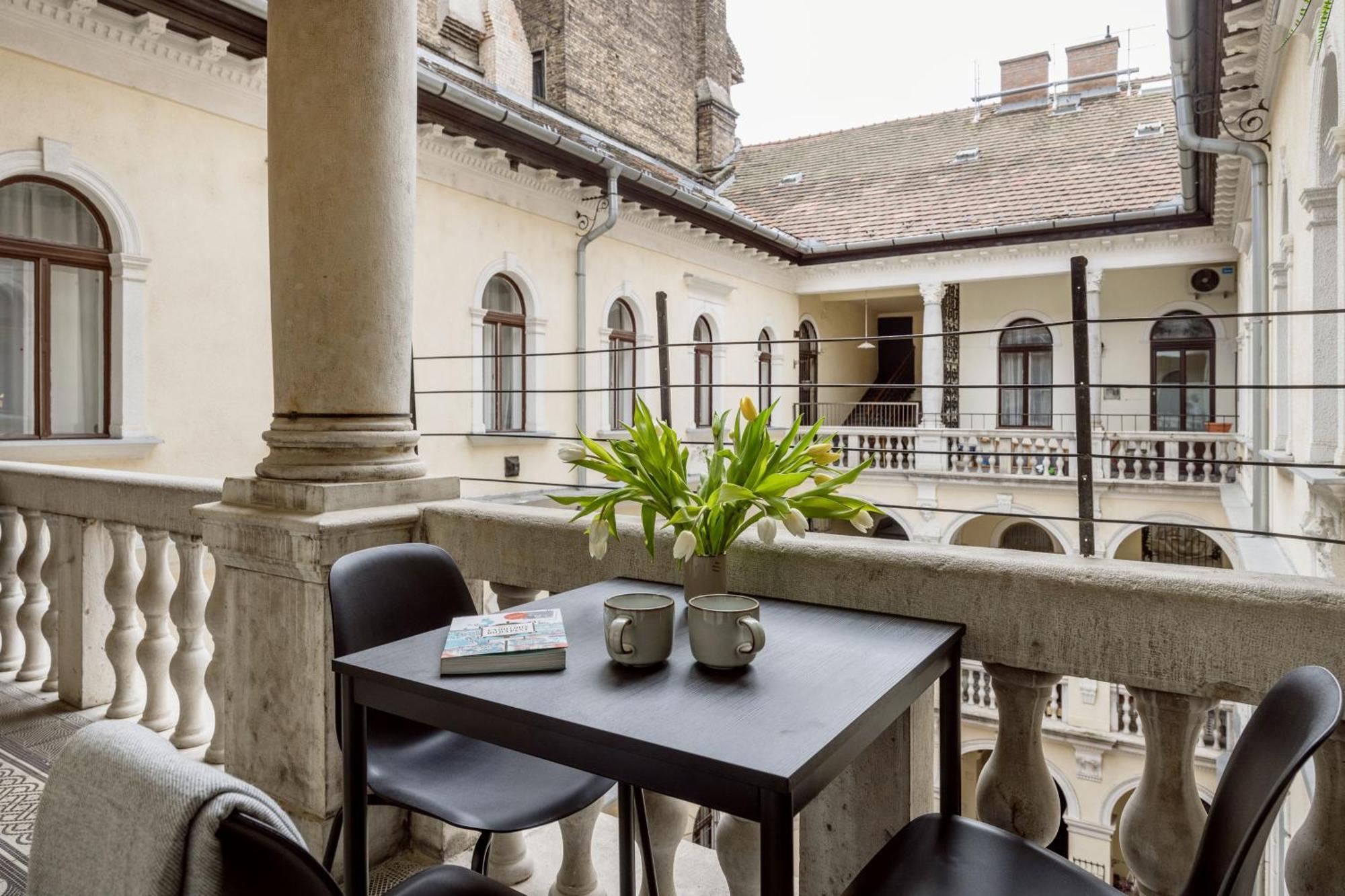 Sleek Downtown Living Apartamento Budapeste Exterior foto
